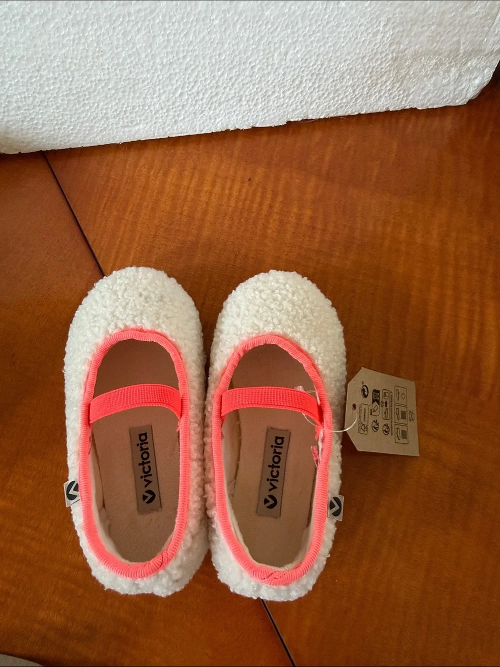 Victoria soft beige